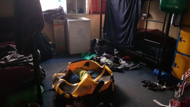 Manche Dorms sehen aus, als wäre eine Bombe eingeschlagen. Nee, nee ...