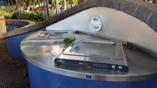 Auch hier wird überall gegrillt.