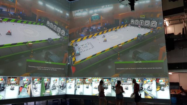 QUT - The cube: Riesiges, interaktives Lerndisplay